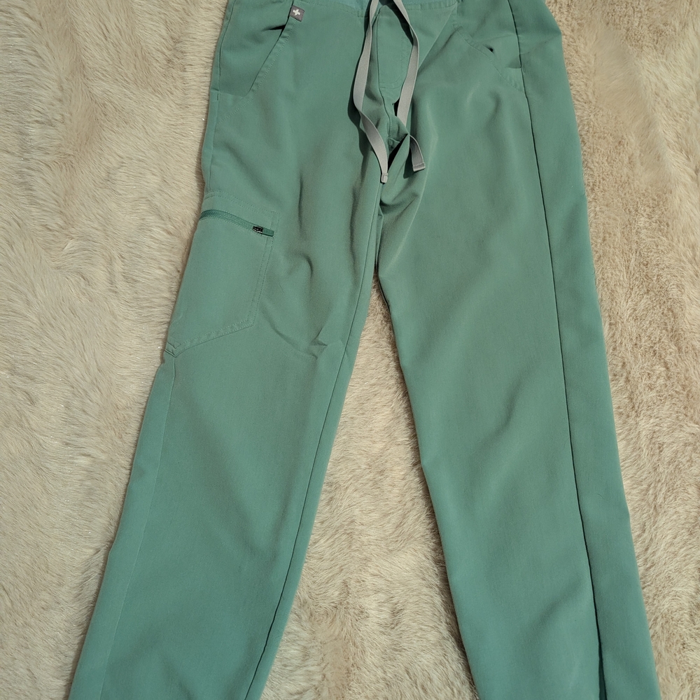 Figs Women's Sage Green Zamora Joggers Pants
